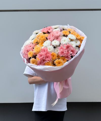 Букет 15 махровых хризантем