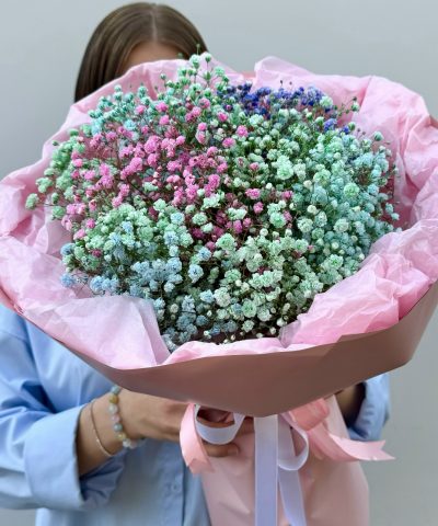 Букет круглый из цветный гипсофилы💛