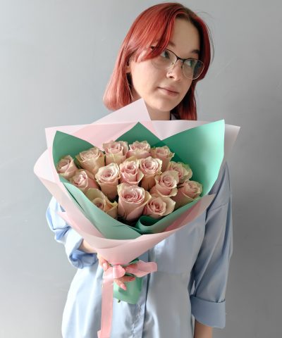 Букет из 15 розовых роз 40 см